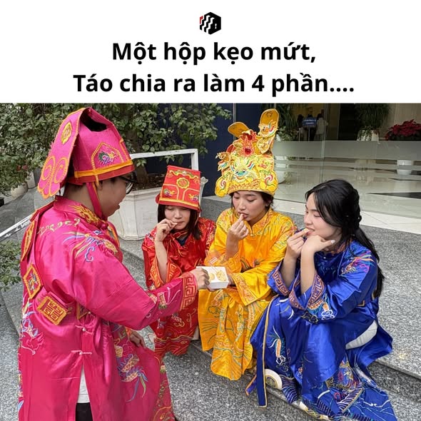 Sau buổi điều trần căng thẳng, cả đội rệu rã. Hào quang biến mất, chỉ còn lại những tâm hồn đói khát. Chia nhau miếng bánh, hớp nước ngay cầu thang điện Ngọc Hoàng để lấy sức....